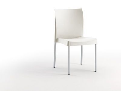 silla modelo vivo ideal para terrazas de bares y cafeterías