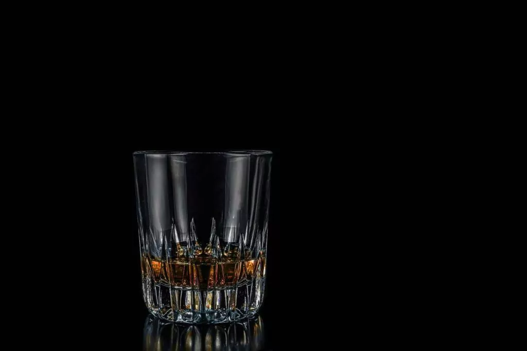 Vaso rock glass para servir whisky en bares y restaurantes Vaso rock glass para servir whisky en bares y restaurantes