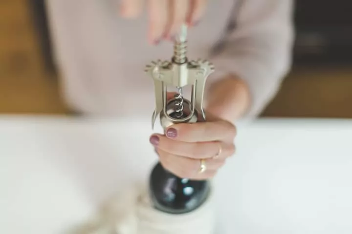 Cómo descorchar el vino