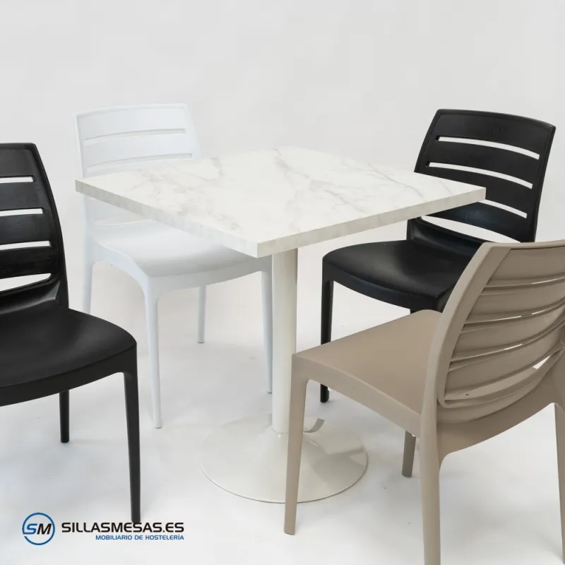 Conjunto 4 Sillas CARMEN y 1 mesa F CUADRADA INTERIOR