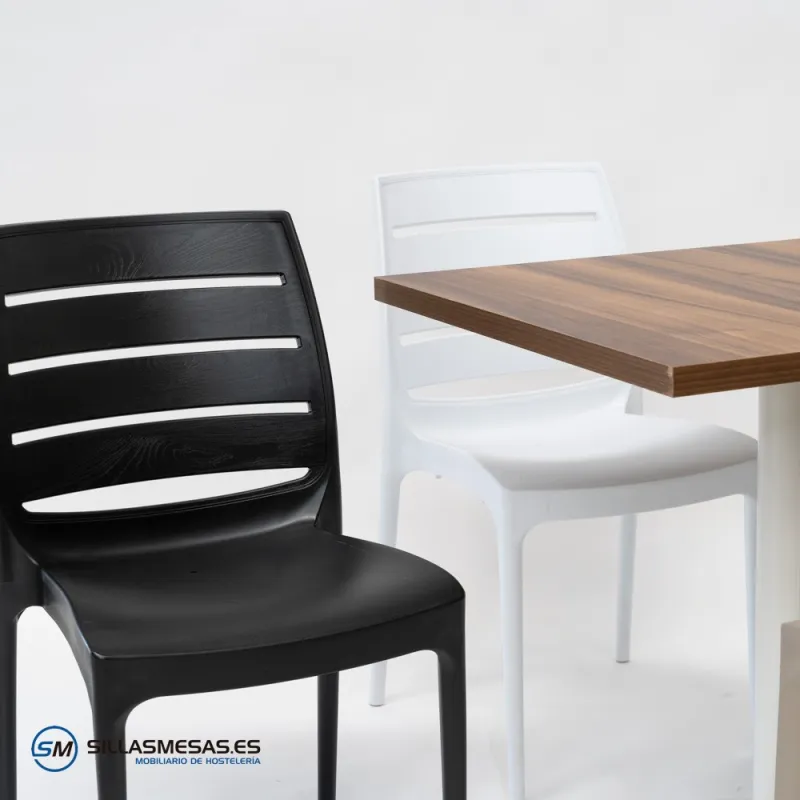 Conjunto 4 Sillas CARMEN y 1 mesa F CUADRADA INTERIOR