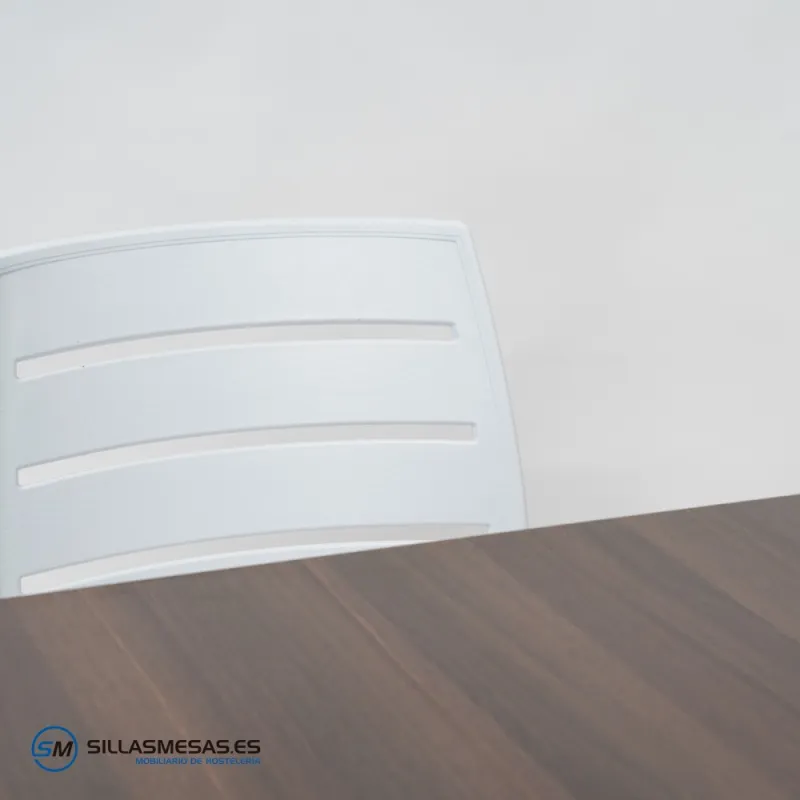 Conjunto 4 sillas Carmen y mesa F cuadrada resistente