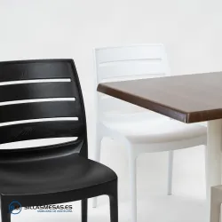 Conjunto 4 sillas Carmen y mesa F cuadrada resistente