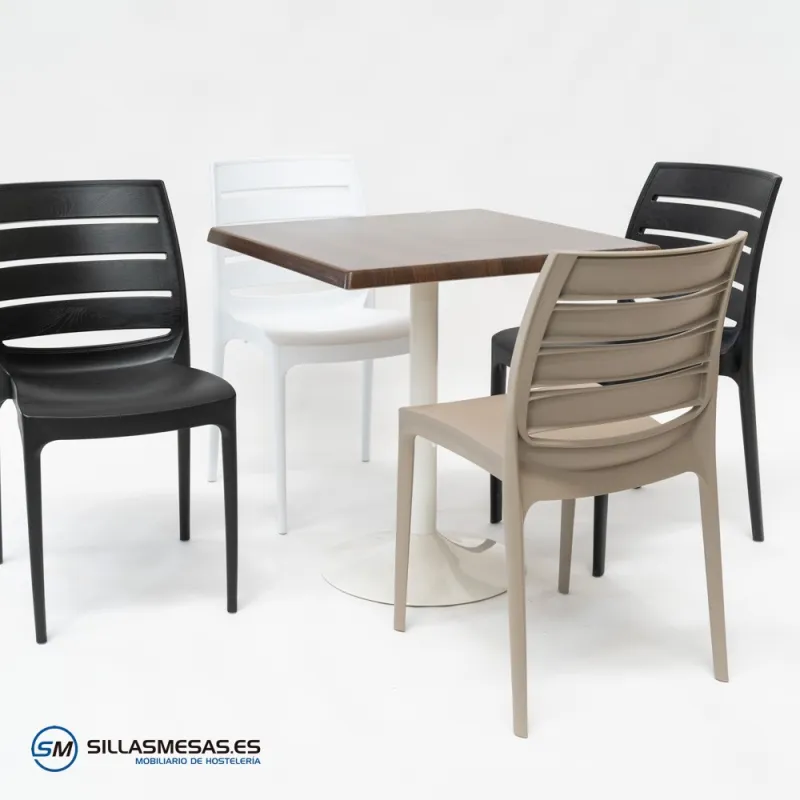 Conjunto 4 sillas Carmen y mesa F cuadrada resistente
