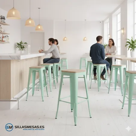 Taburete alto Tolix verde: asiento de madera y apilable