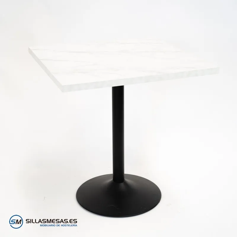 Conjunto cuero 4 sillas Soleil y mesa F interior
