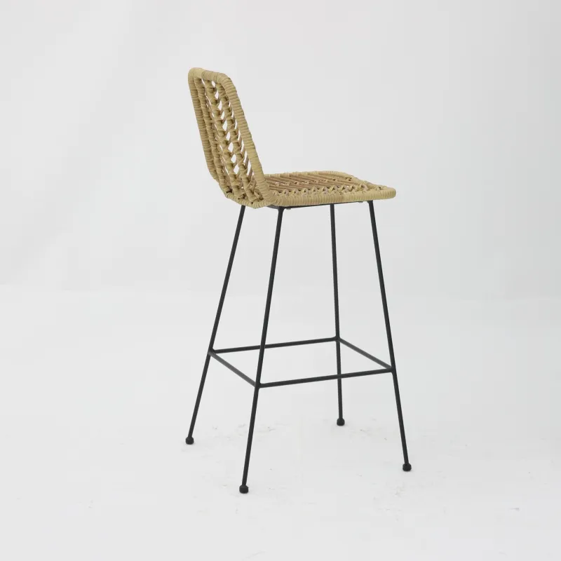 Taburete Kenia rattan: ligero, apilable y robusto