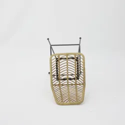 Taburete Kenia rattan: ligero, apilable y robusto
