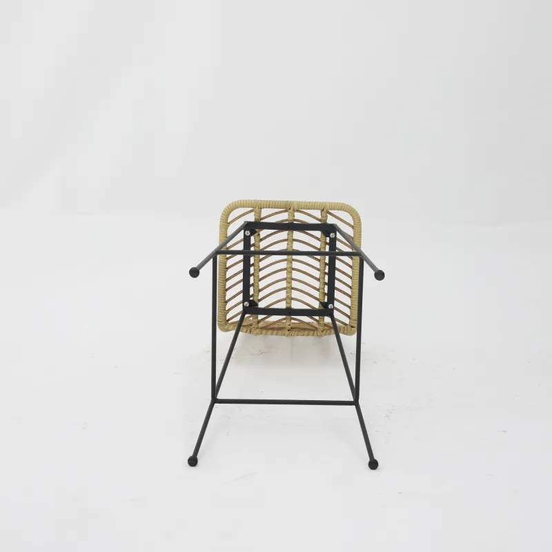 Taburete Kenia rattan: ligero, apilable y robusto
