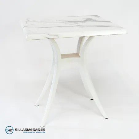 Mesa Venus exterior pie blanco: moderna y sutil