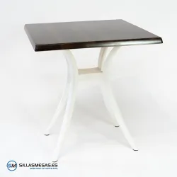 Mesa Venus exterior pie blanco: moderna y sutil