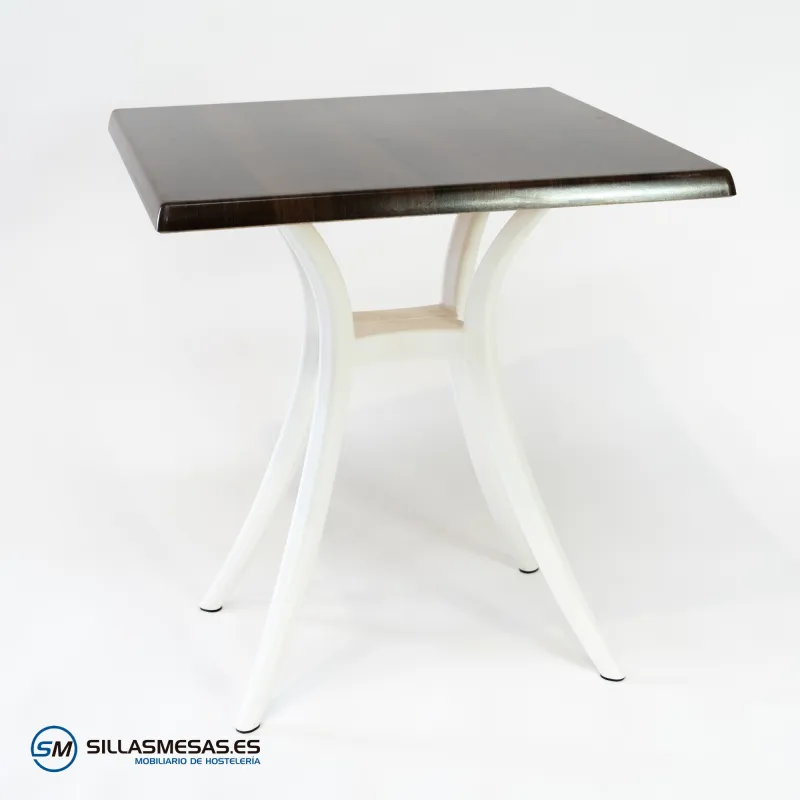Mesa Venus exterior pie blanco: moderna y sutil