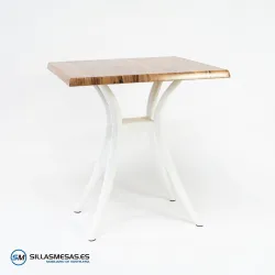 Mesa Venus exterior pie blanco: moderna y sutil
