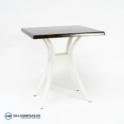 Mesa Venus exterior pie blanco: moderna y sutil