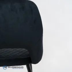 Sillón velvet negro para interiores con estilo