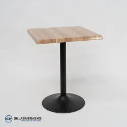 Mesa cuadrada exterior F y pie negro: diseño elegante