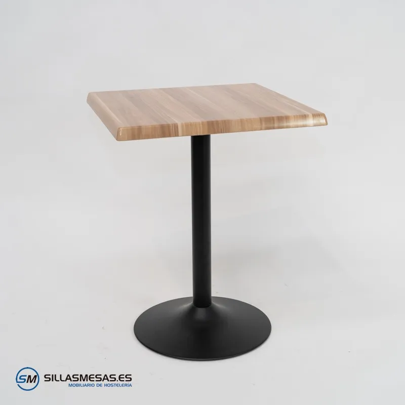 Mesa cuadrada exterior F y pie negro: diseño elegante