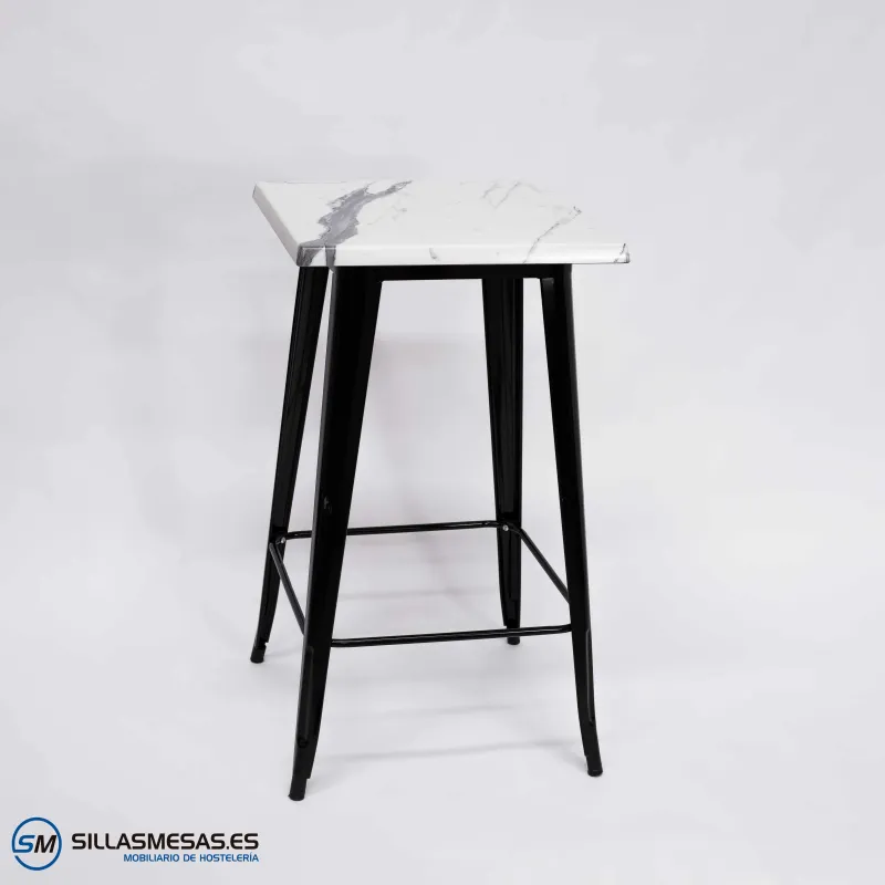 Mesa alta exterior Tolix Pie Negro: diseño elegante
