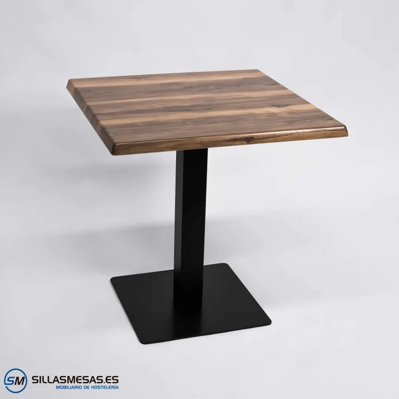 Mesa Noel epoxi exterior: resistente y funcional