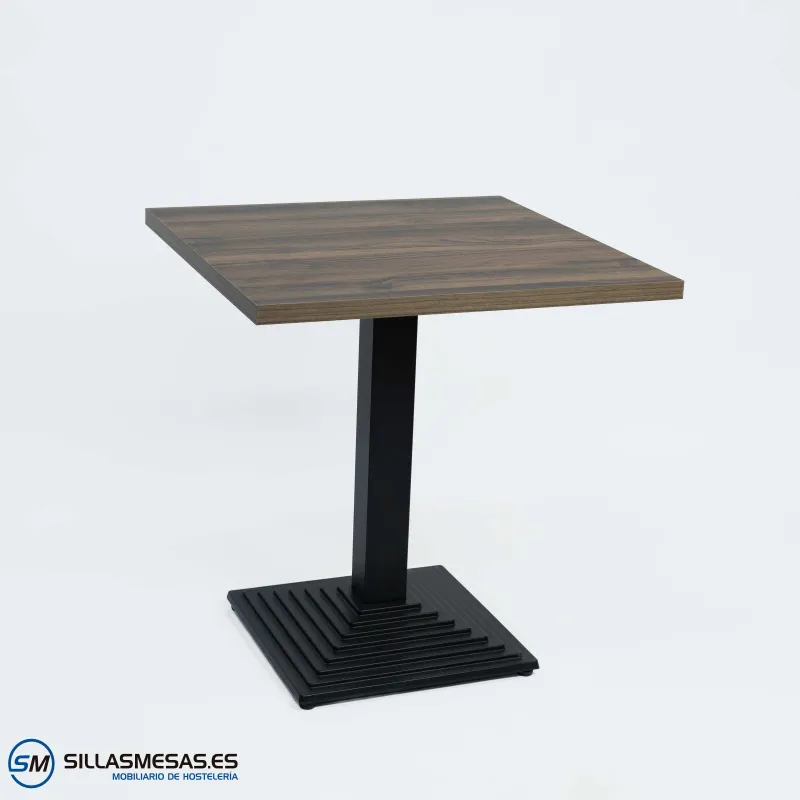 Mesa Pirámide interior: diseño estable y moderno