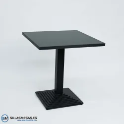 Mesa Pirámide interior: diseño estable y moderno