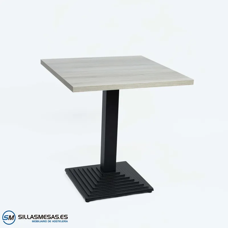 Mesa Pirámide interior: diseño estable y moderno