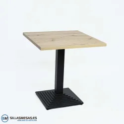 Mesa Pirámide interior: diseño estable y moderno