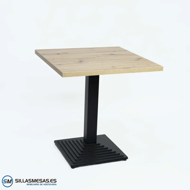 Mesa Pirámide interior: diseño estable y moderno