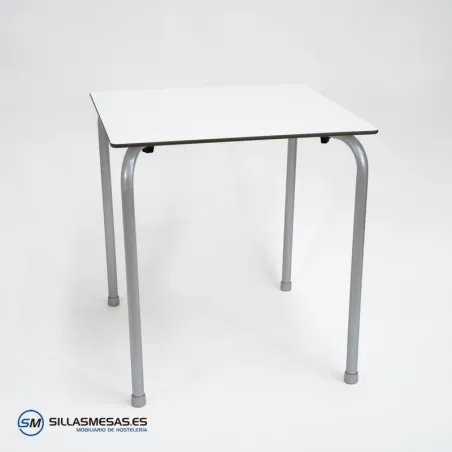 Conjunto ECO (1 Mesa VIVO y 4 Sillones MILOS blanco y marrón)