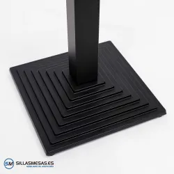Conjunto 4 sillas Tolix y mesa Pirámide para interior