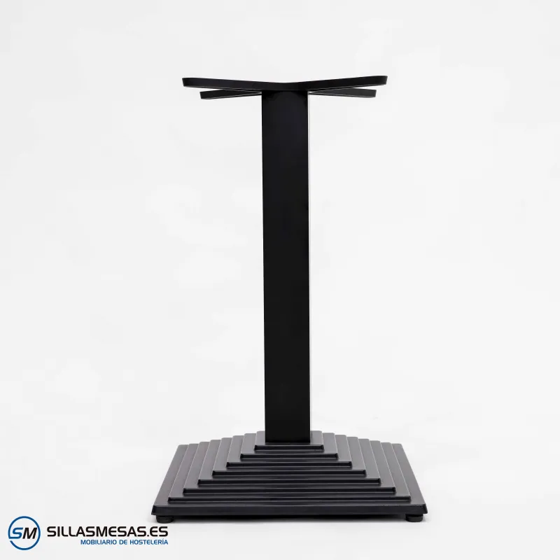 Conjunto 4 sillas Tolix y mesa Pirámide para interior