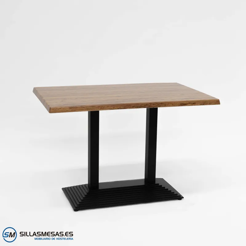 Mesa Pirámide doble exterior: diseño atrevido y moderno