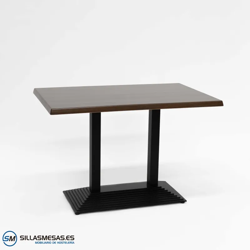 Mesa Pirámide doble exterior: diseño atrevido y moderno