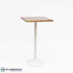Mesa alta F pie blanco exterior: altura y ligereza visual
