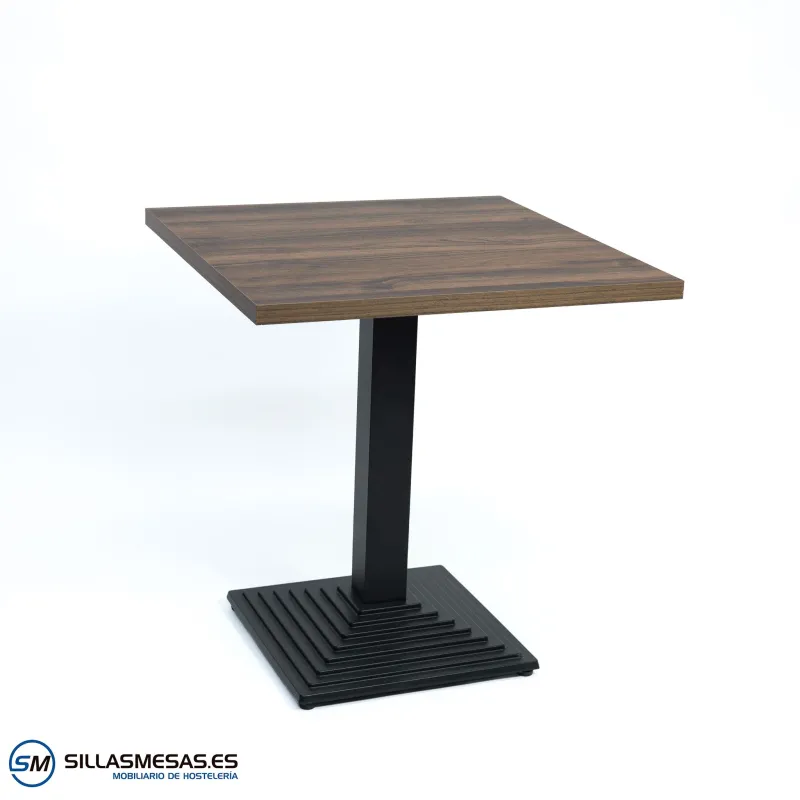 Mesa Pirámide interior: diseño estable y moderno