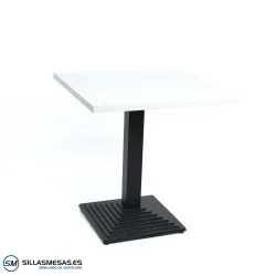 Mesa Pirámide interior: diseño estable y moderno