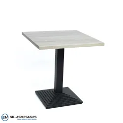 Mesa Pirámide interior: diseño estable y moderno