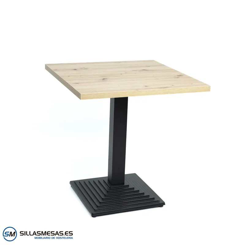 Mesa Pirámide interior: diseño estable y moderno