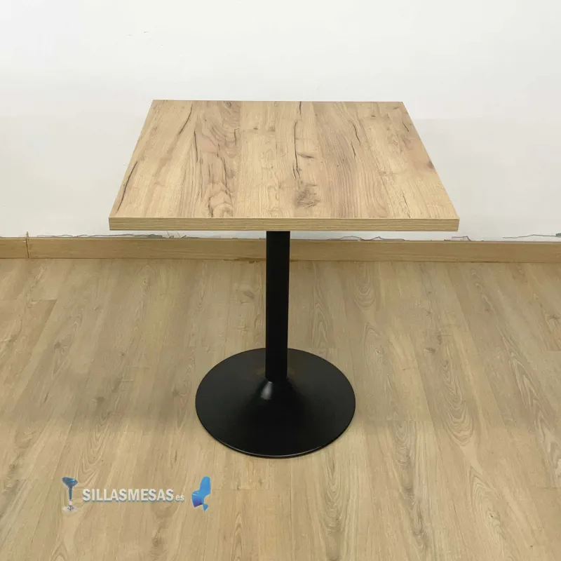 Mesa interior F Cuadrada pie negro: diseño moderno