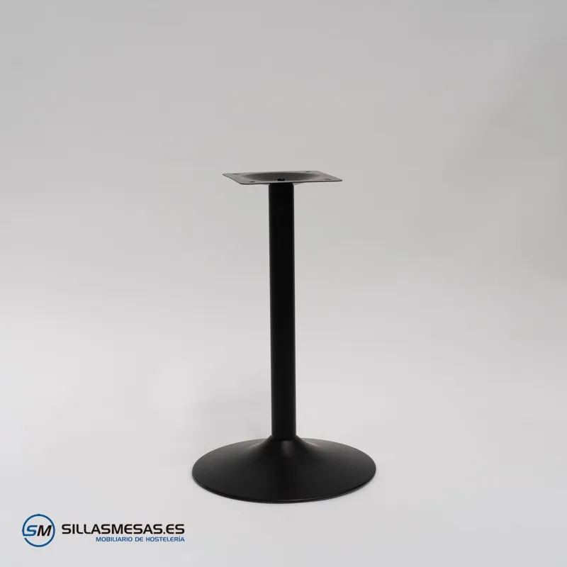 Mesa cuadrada exterior F y pie negro: diseño elegante