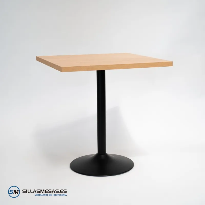 Mesa interior F Cuadrada pie negro: diseño moderno