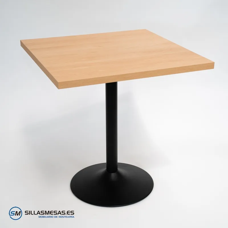 Mesa interior F Cuadrada pie negro: diseño moderno