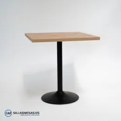 Mesa interior F Cuadrada pie negro: diseño moderno