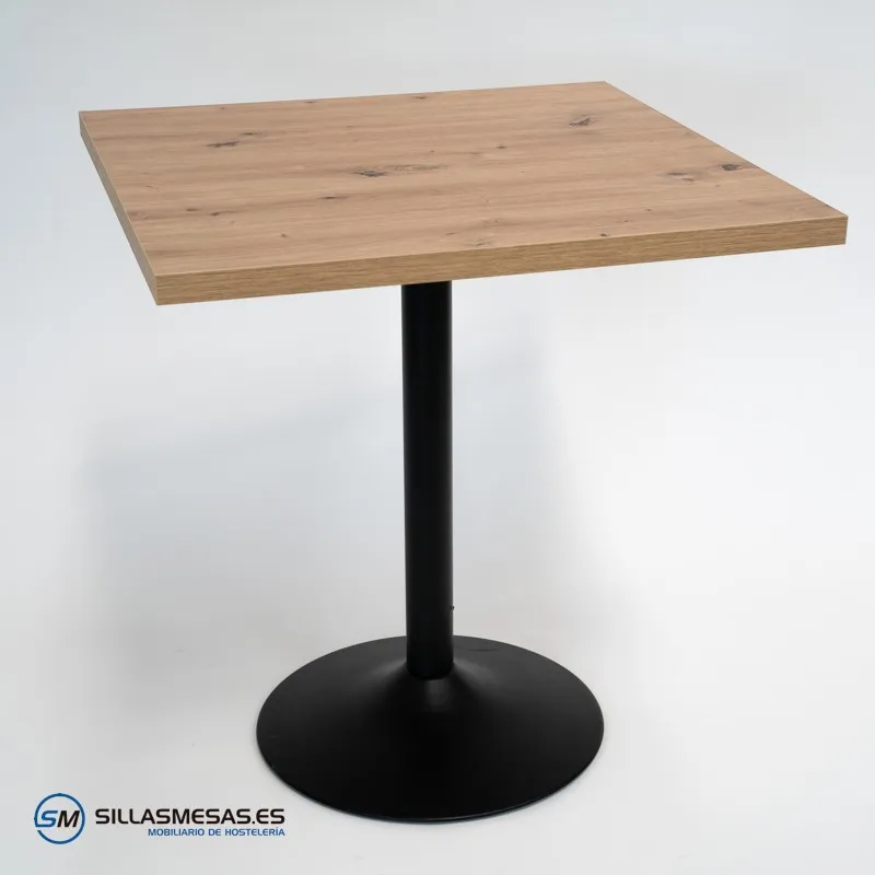 Mesa interior F Cuadrada pie negro: diseño moderno
