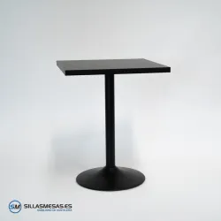 Mesa interior F Cuadrada pie negro: diseño moderno