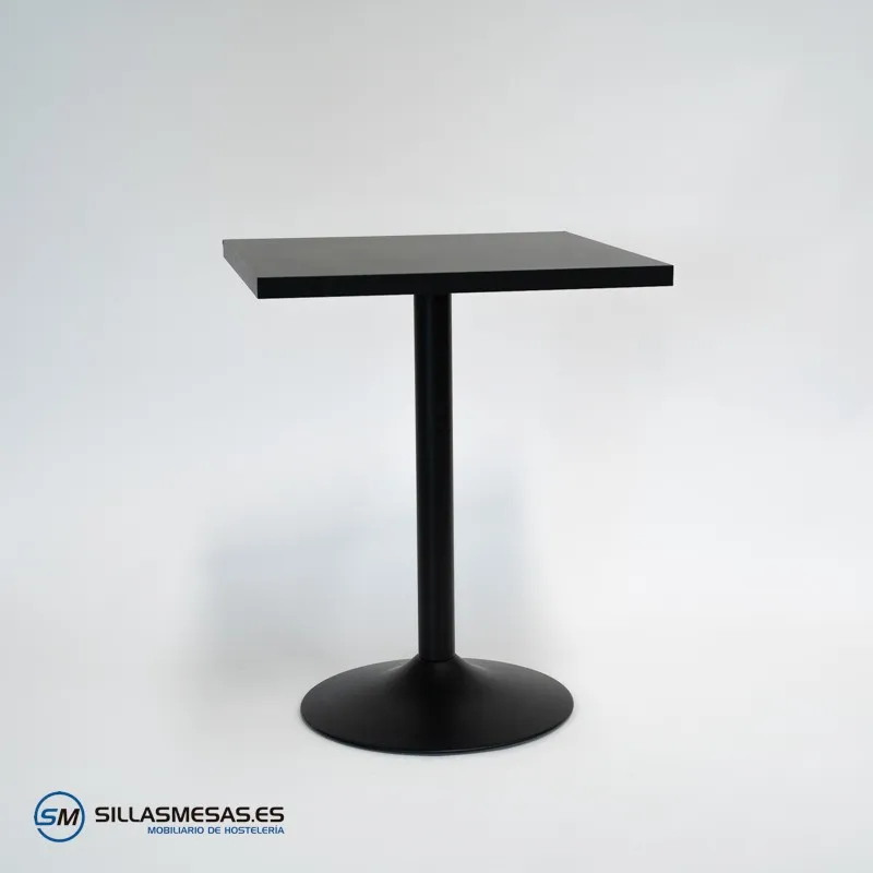 Mesa interior F Cuadrada pie negro: diseño moderno