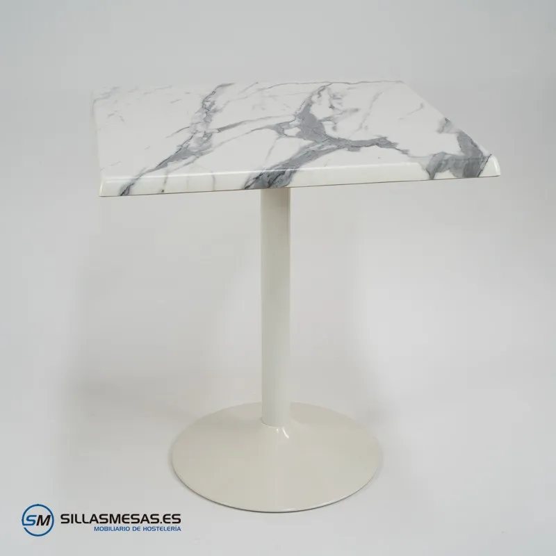 Mesa cuadrada exterior F y pie blanco: diseño minimalista