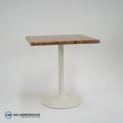 Mesa cuadrada exterior F y pie blanco: diseño minimalista