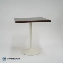 Mesa cuadrada exterior F y pie blanco: diseño minimalista