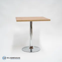 Mesa interior F Cuadrada pie cromado: estilo y resistencia